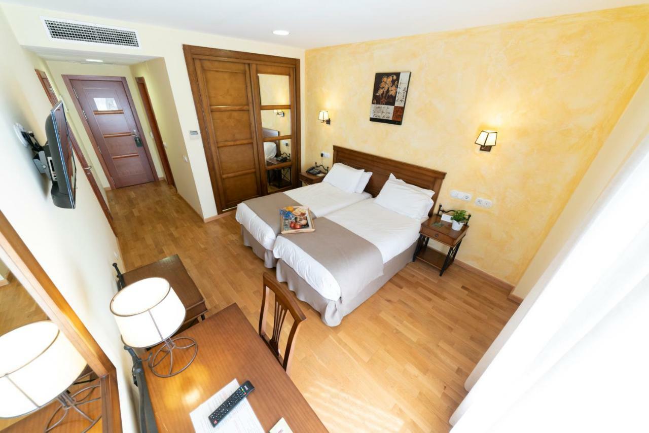Hotel Comendador Carranque Extérieur photo